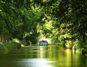 Canal boating, France. By Michele Ercole, www.freeimages.com